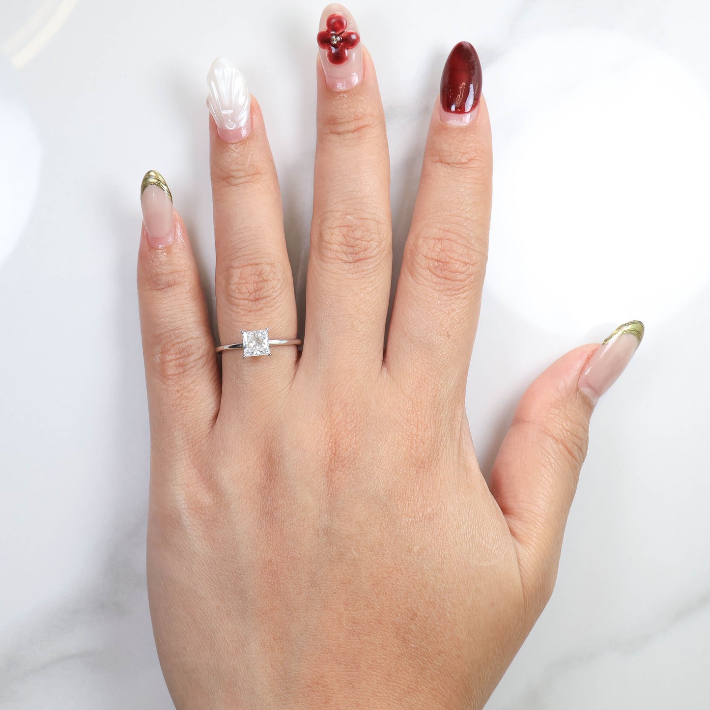 Delicate Iago Princess 1-carat White Gold