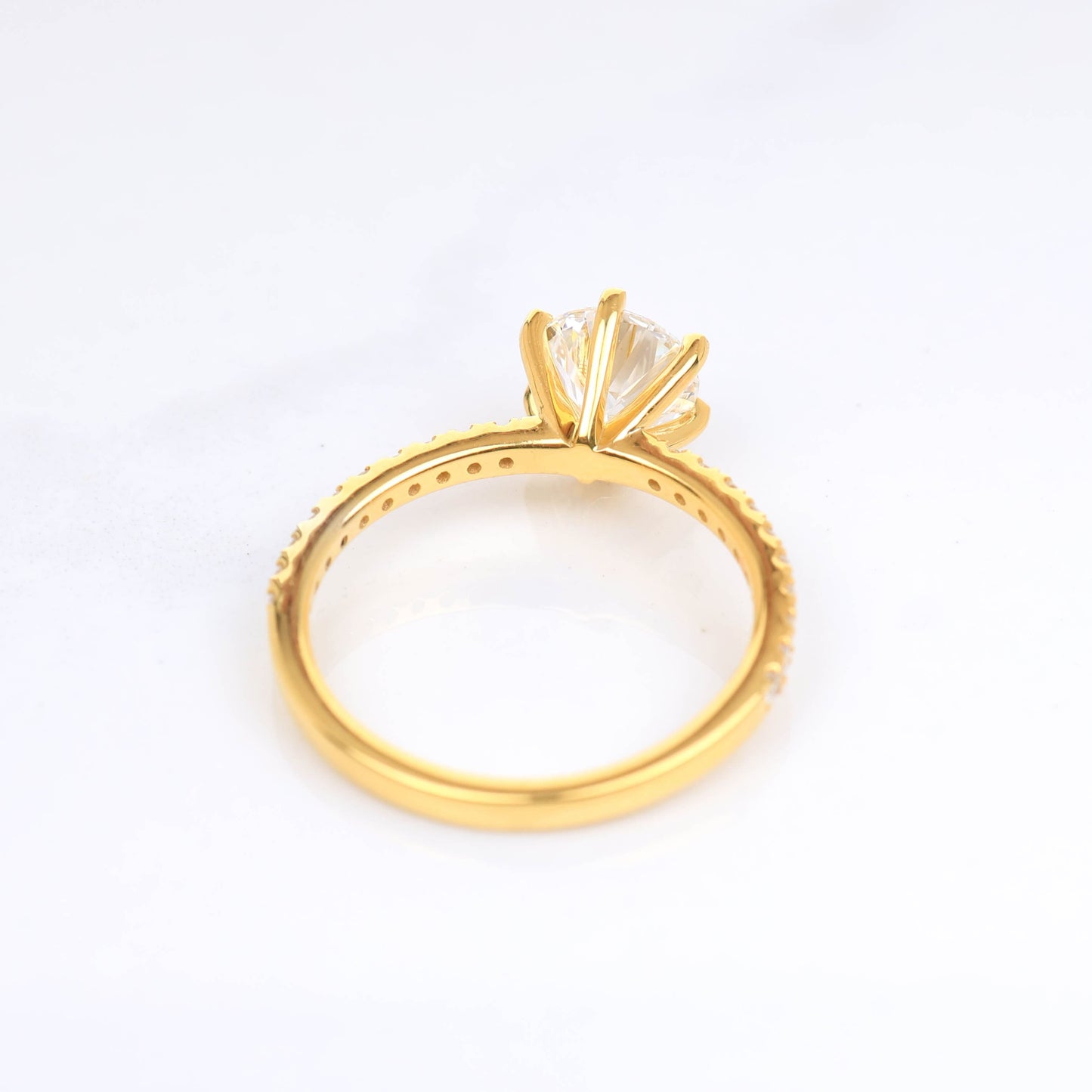 Delicate Blythe 1-carat Yellow Gold