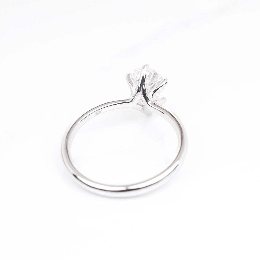 Delicate Iago Pear 1-carat White Gold