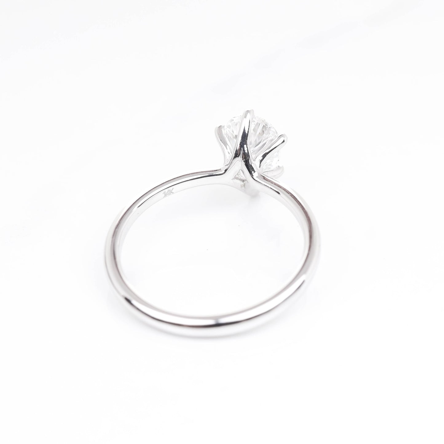 Delicate Iago Pear 1-carat White Gold