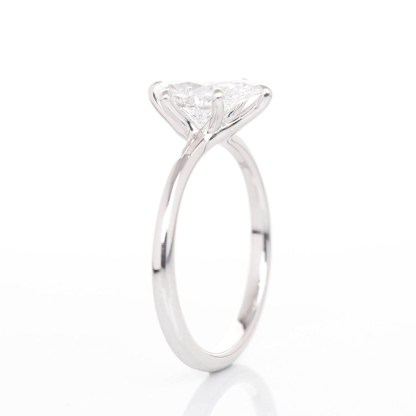 Delicate Iago Pear 1-carat White Gold