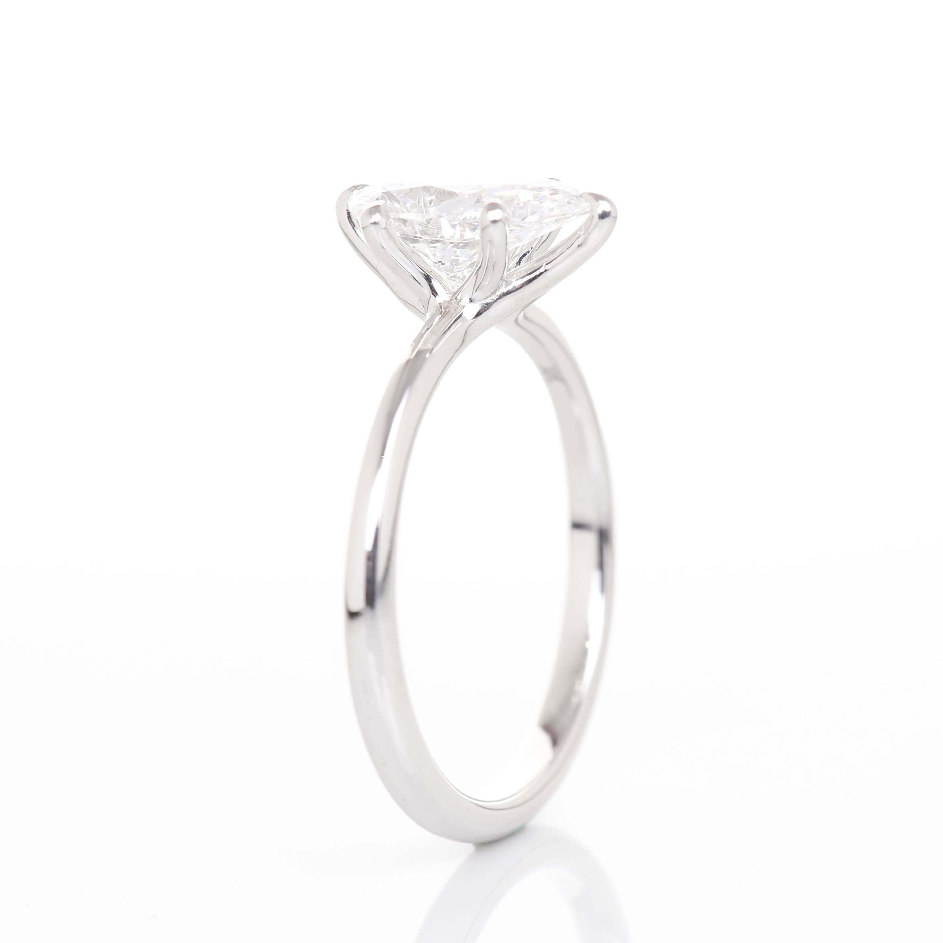 Delicate Iago Pear 1-carat White Gold