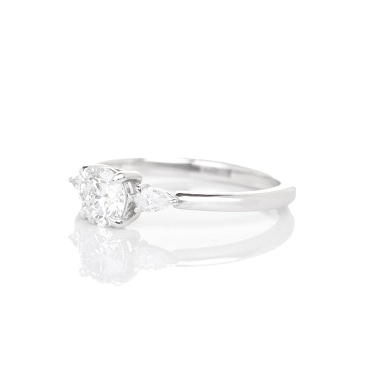 Delicate Cressilia 0.50-carat White Gold