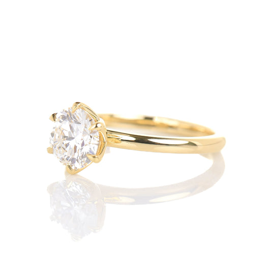 Delicate Hedwig 1-carat Yellow Gold
