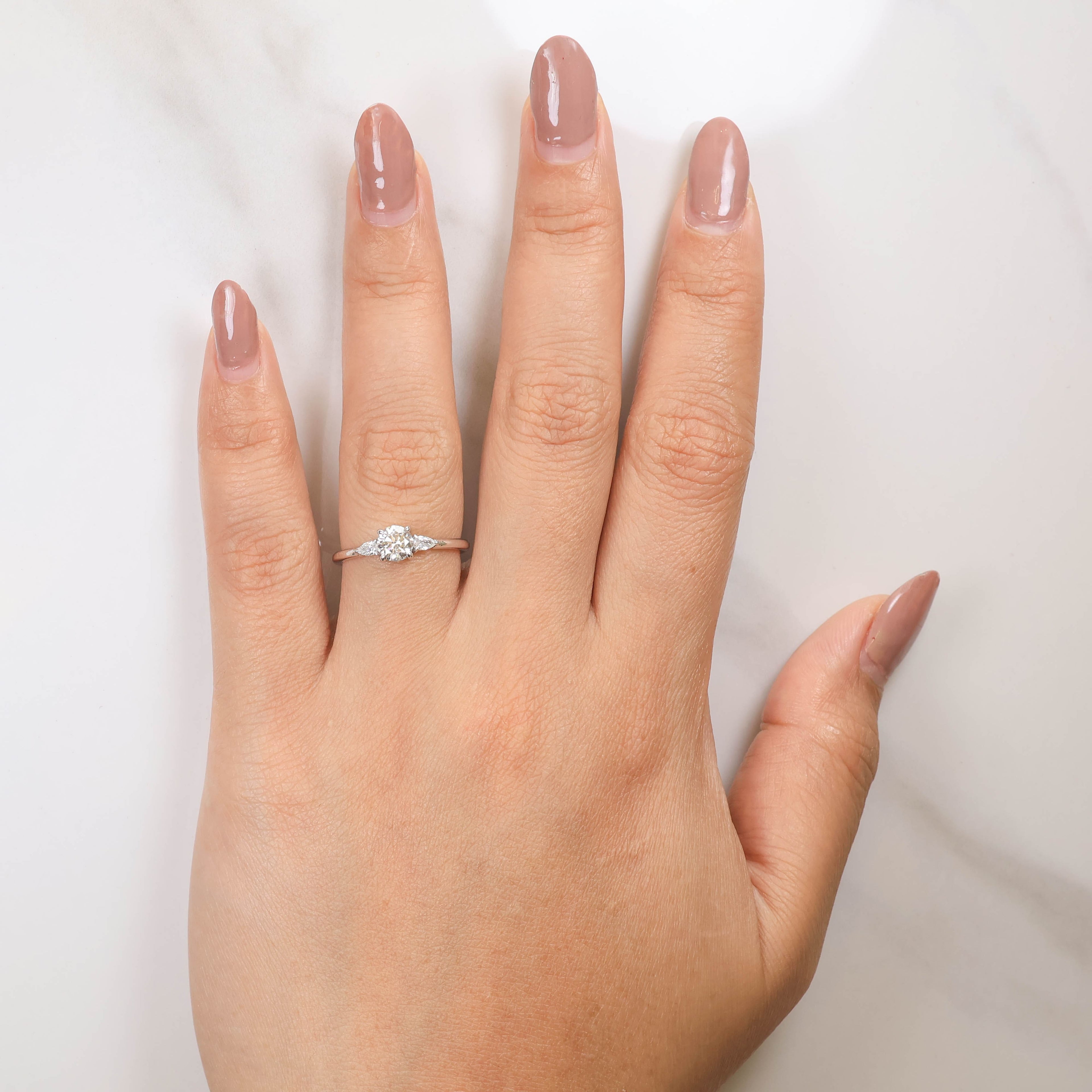 Delicate Cressilia 0.50-carat White Gold