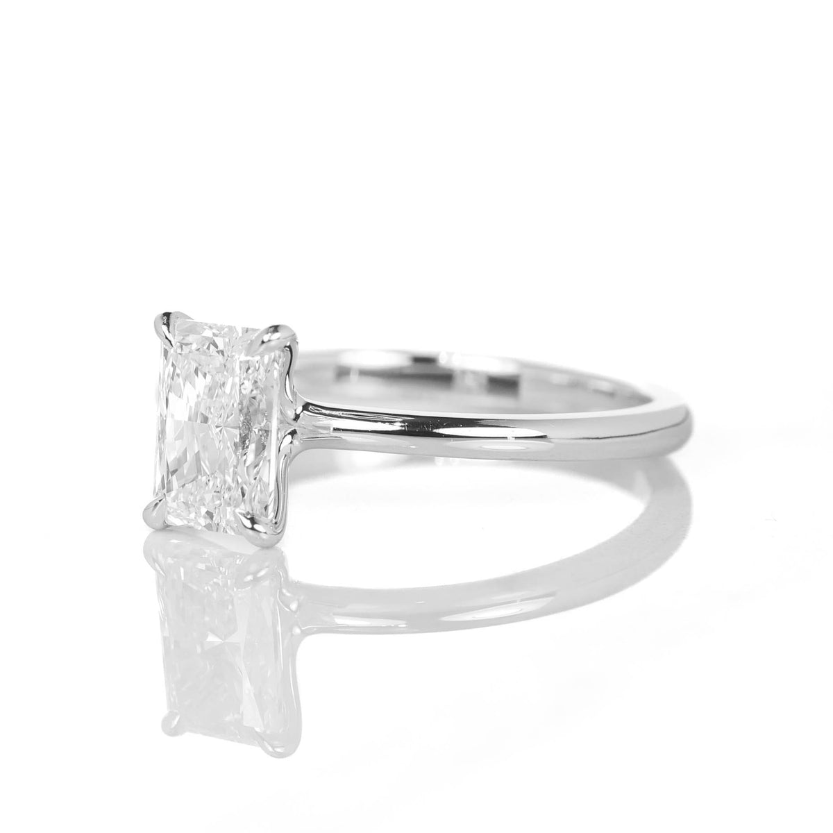 Delicate Iago Radiant 1-carat White Gold