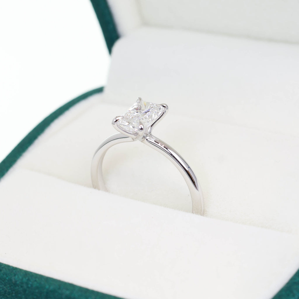 Delicate Iago Radiant 1-carat White Gold