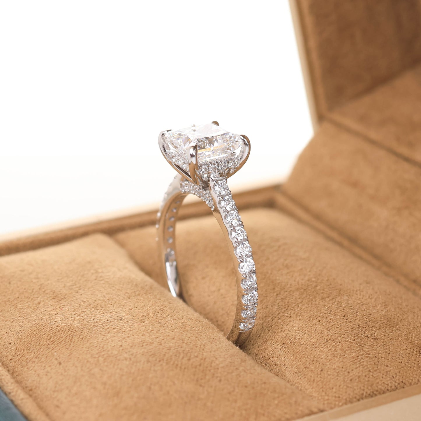 Linnaeus Princess 2-carat White Gold