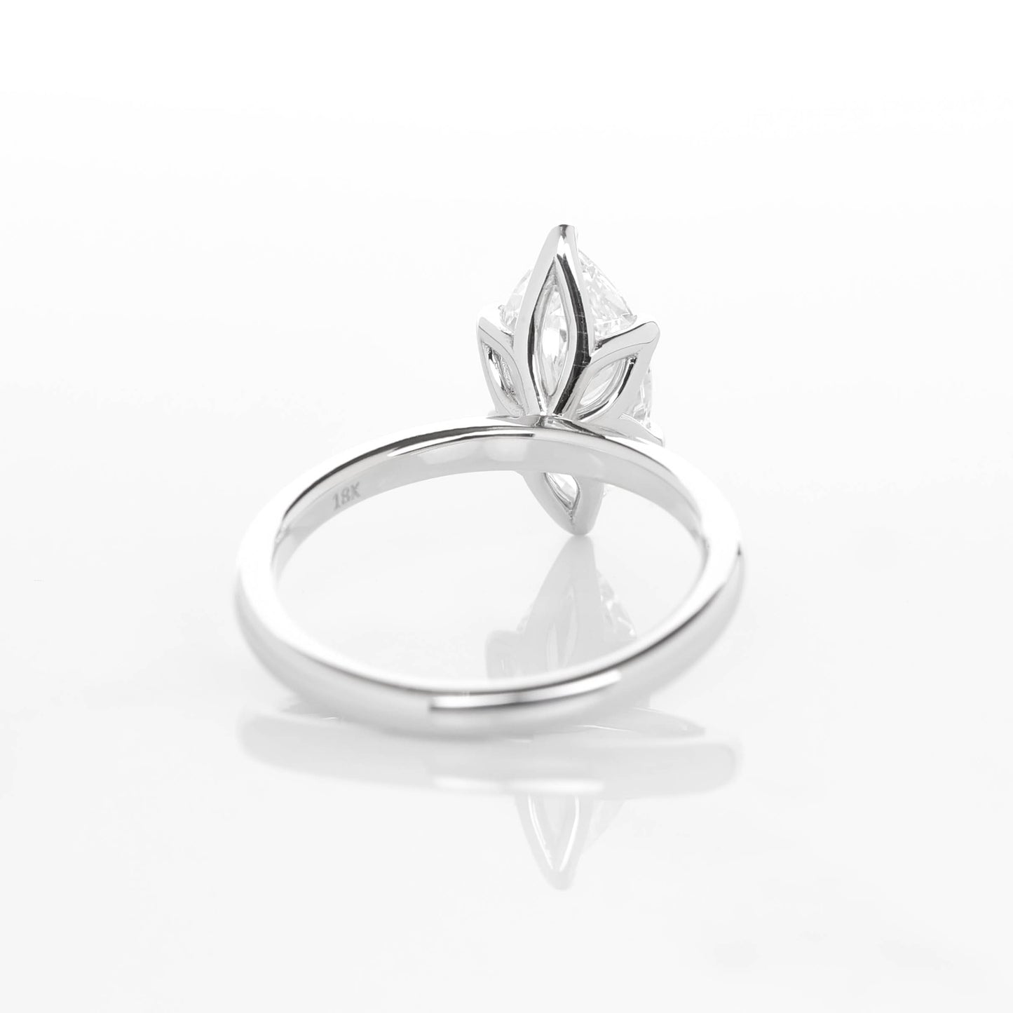 Hedwig Marquise 2-carat White Gold