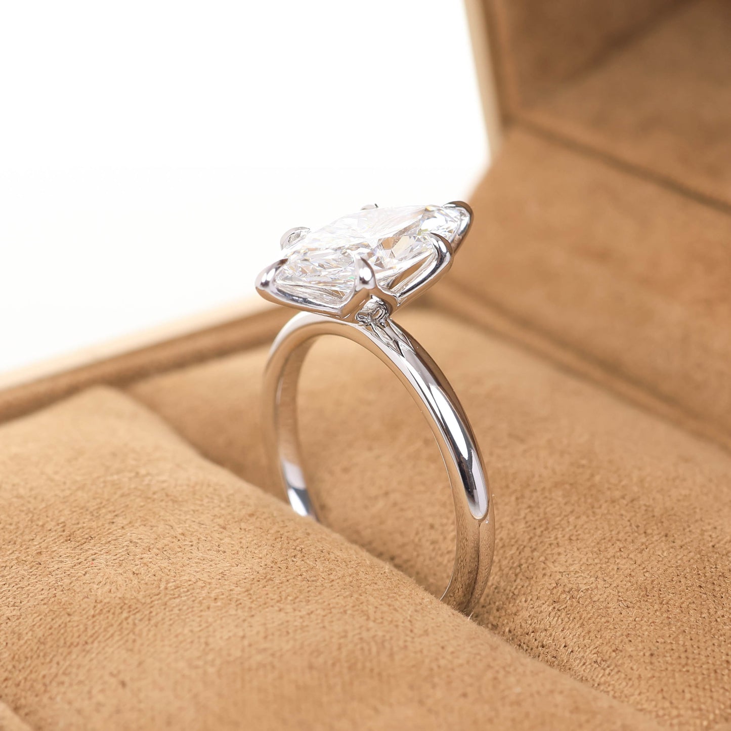 Hedwig Marquise 2-carat White Gold