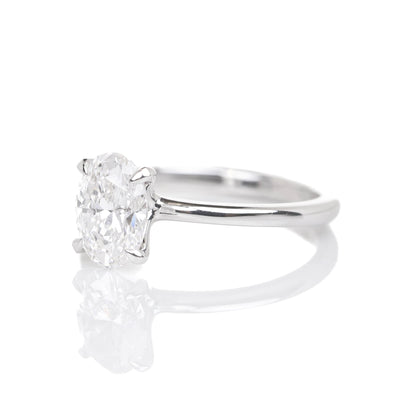 Delicate Iago Oval 1-carat White Gold