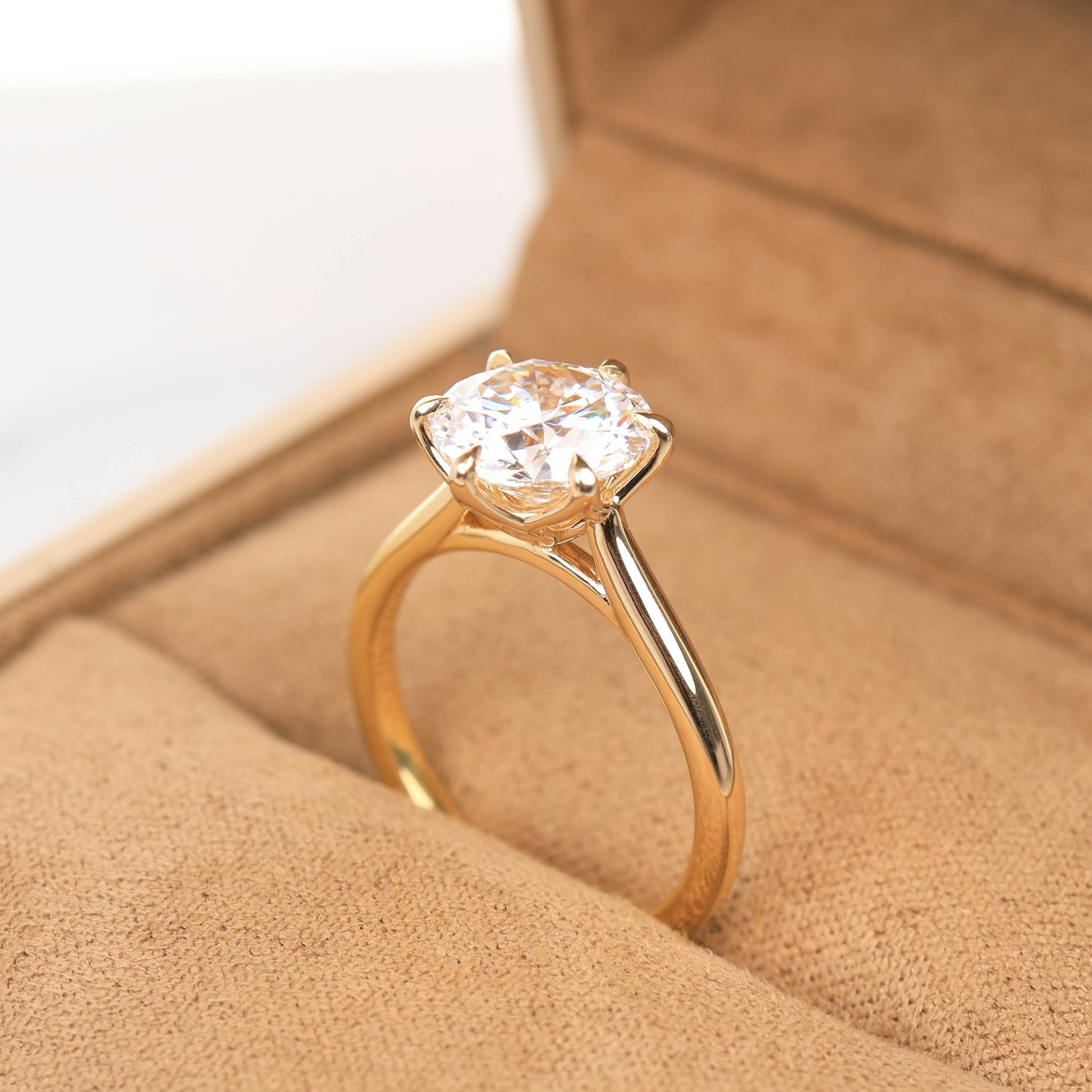 Mellisuga 2-carat Yellow Gold
