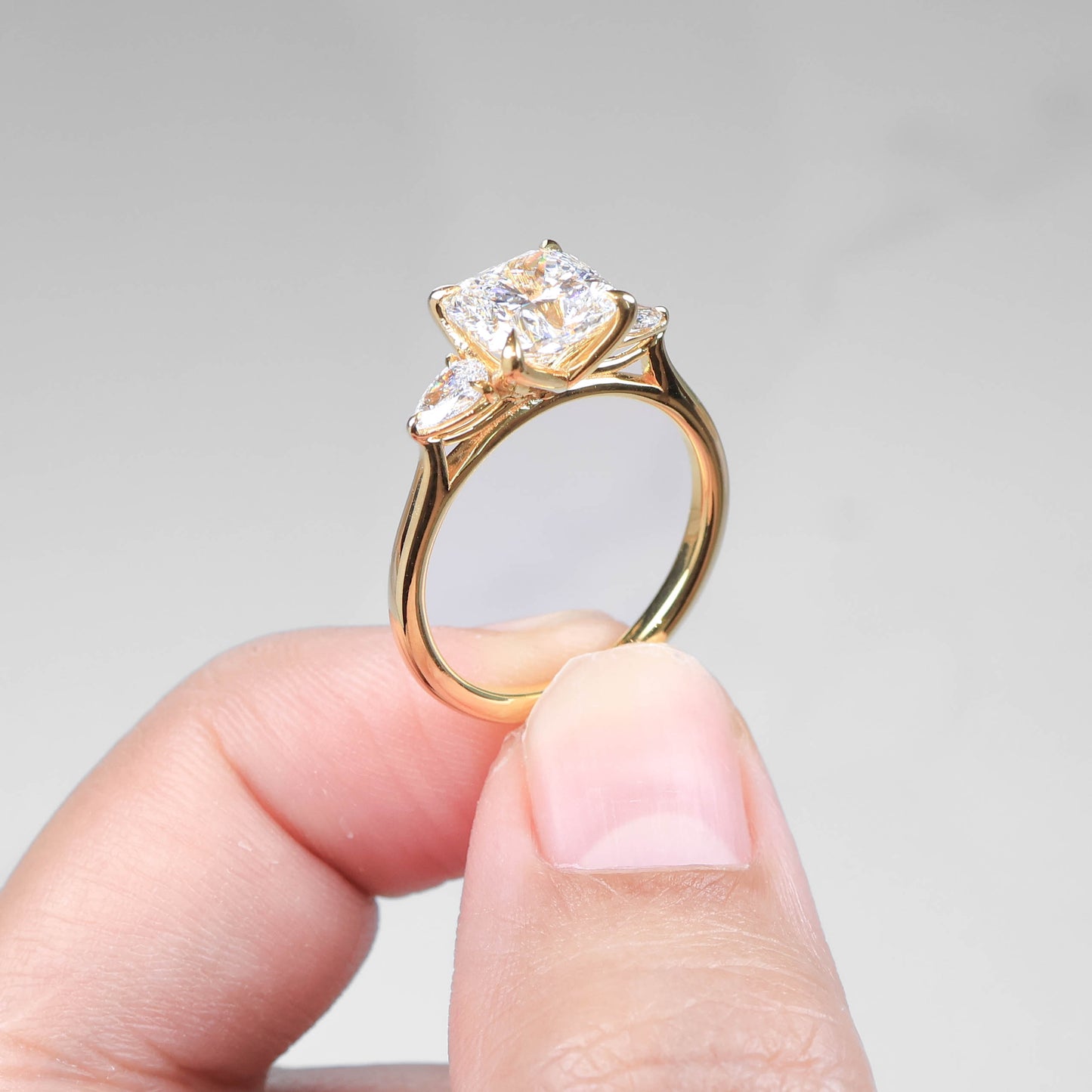 Cressilia Tulip 2-carat Yellow Gold