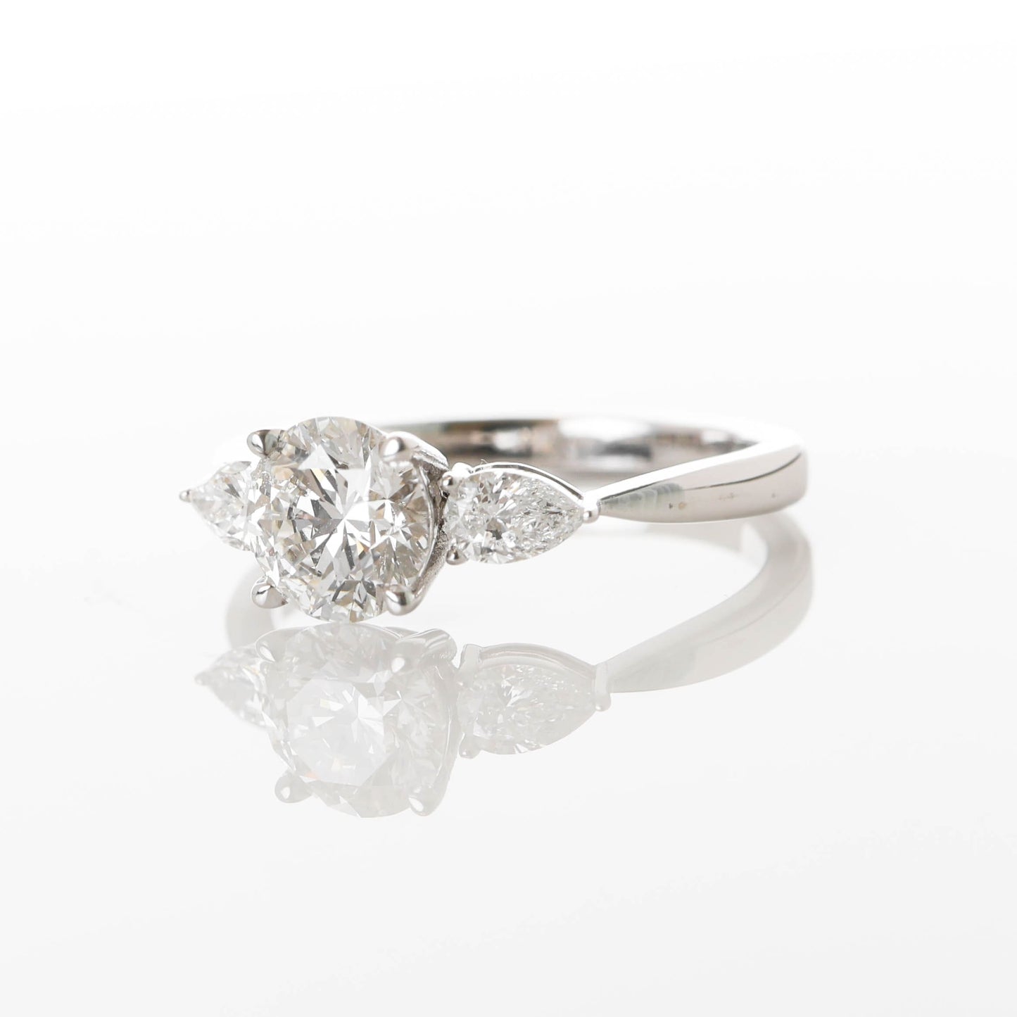 Cressilia 1-carat White Gold