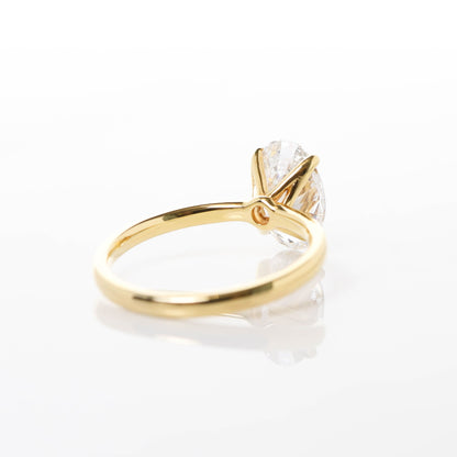 Hedwig Oval 2-carat Yellow Gold