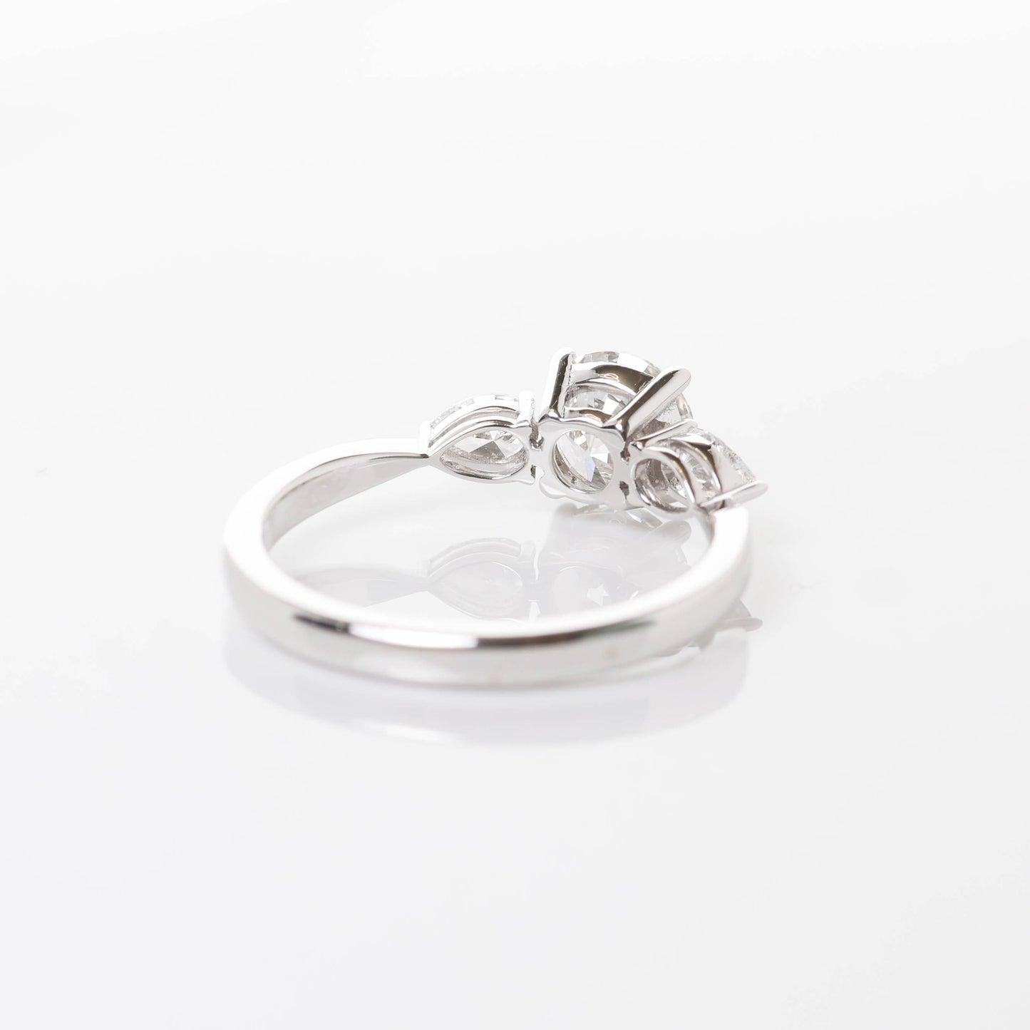 Cressilia 1-carat White Gold