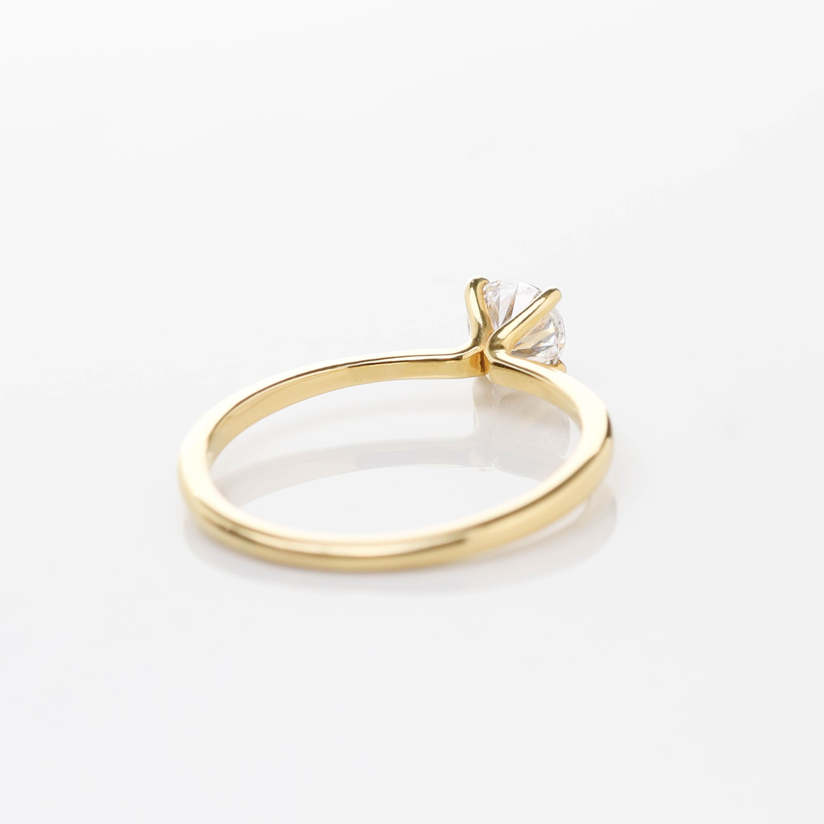 Delicate Iago 0.50-carat Yellow Gold