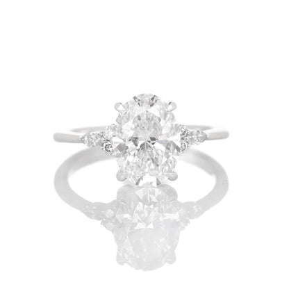 Peregrine Oval 2-carat White Gold