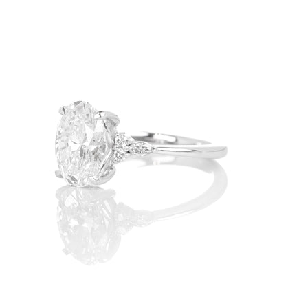 Peregrine Oval 2-carat White Gold