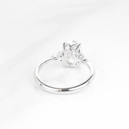Peregrine Oval 2-carat White Gold
