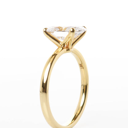 Hedwig Oval 2-carat Yellow Gold