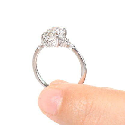 Peregrine Oval 2-carat White Gold