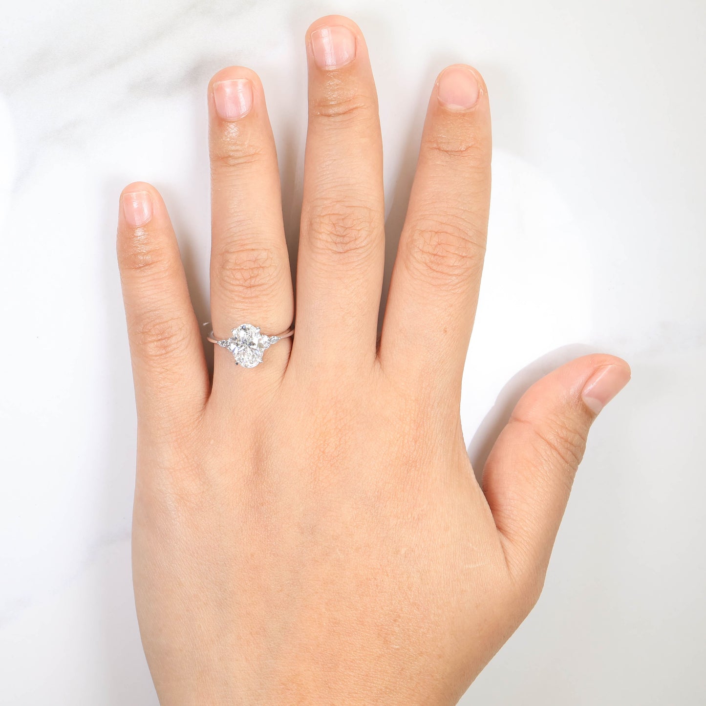 Peregrine Oval 2-carat White Gold