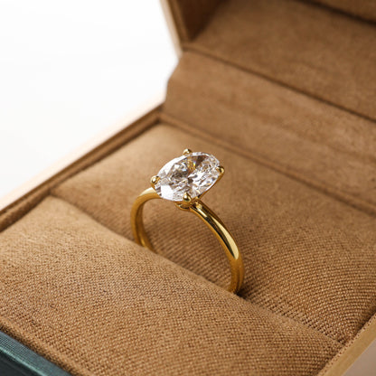 Hedwig Oval 2-carat Yellow Gold