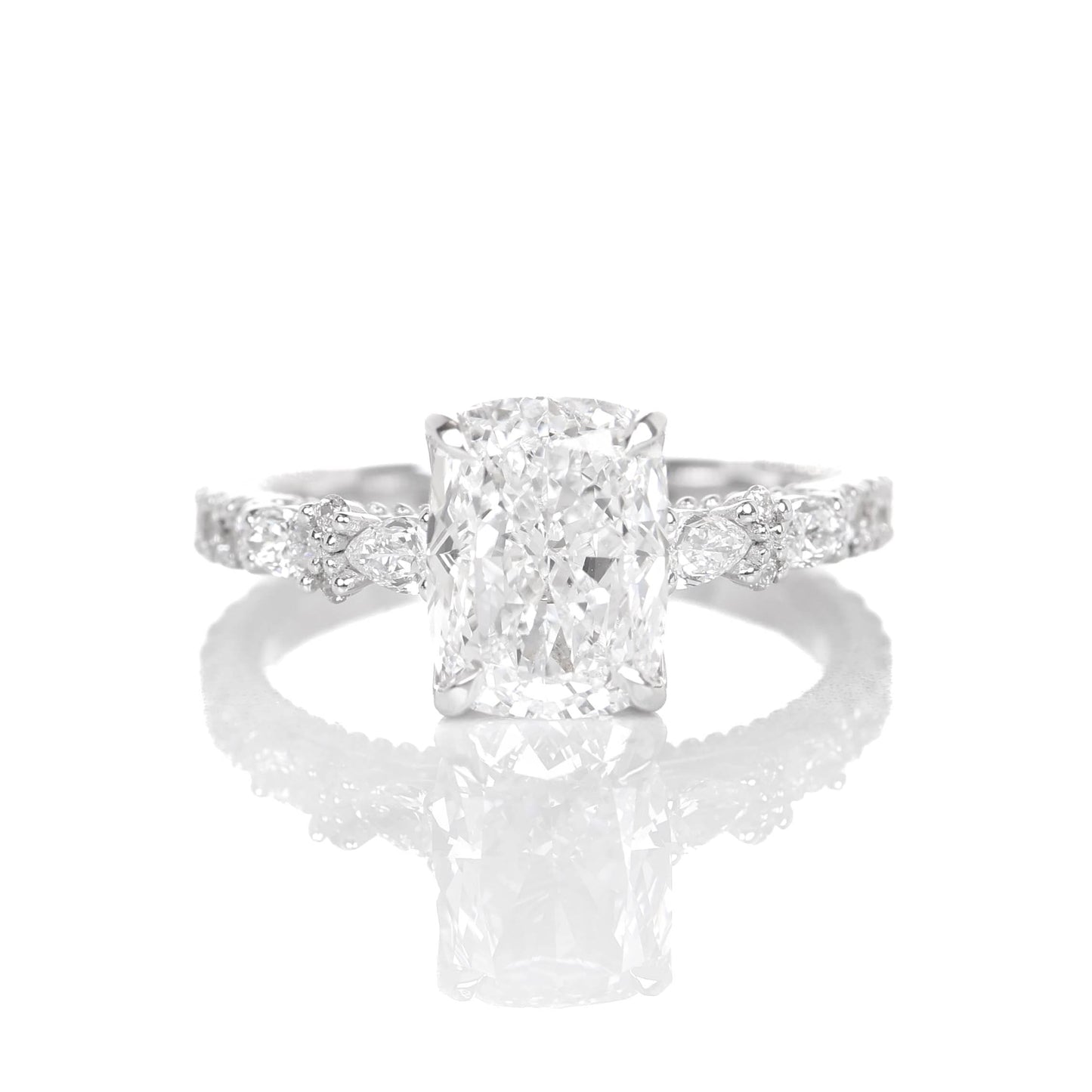 Munia Elongated Cushion 2-carat White Gold