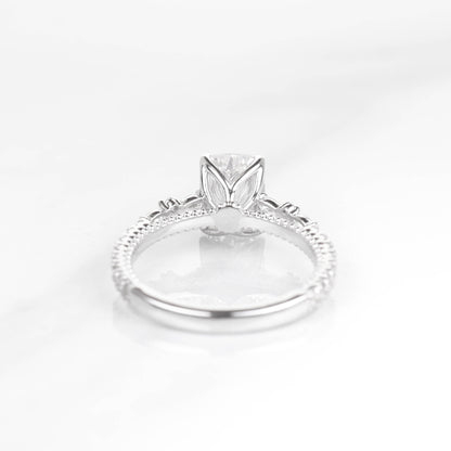 Munia Elongated Cushion 2-carat White Gold