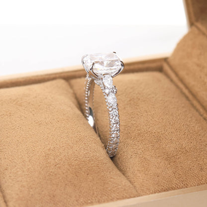 Munia Elongated Cushion 2-carat White Gold