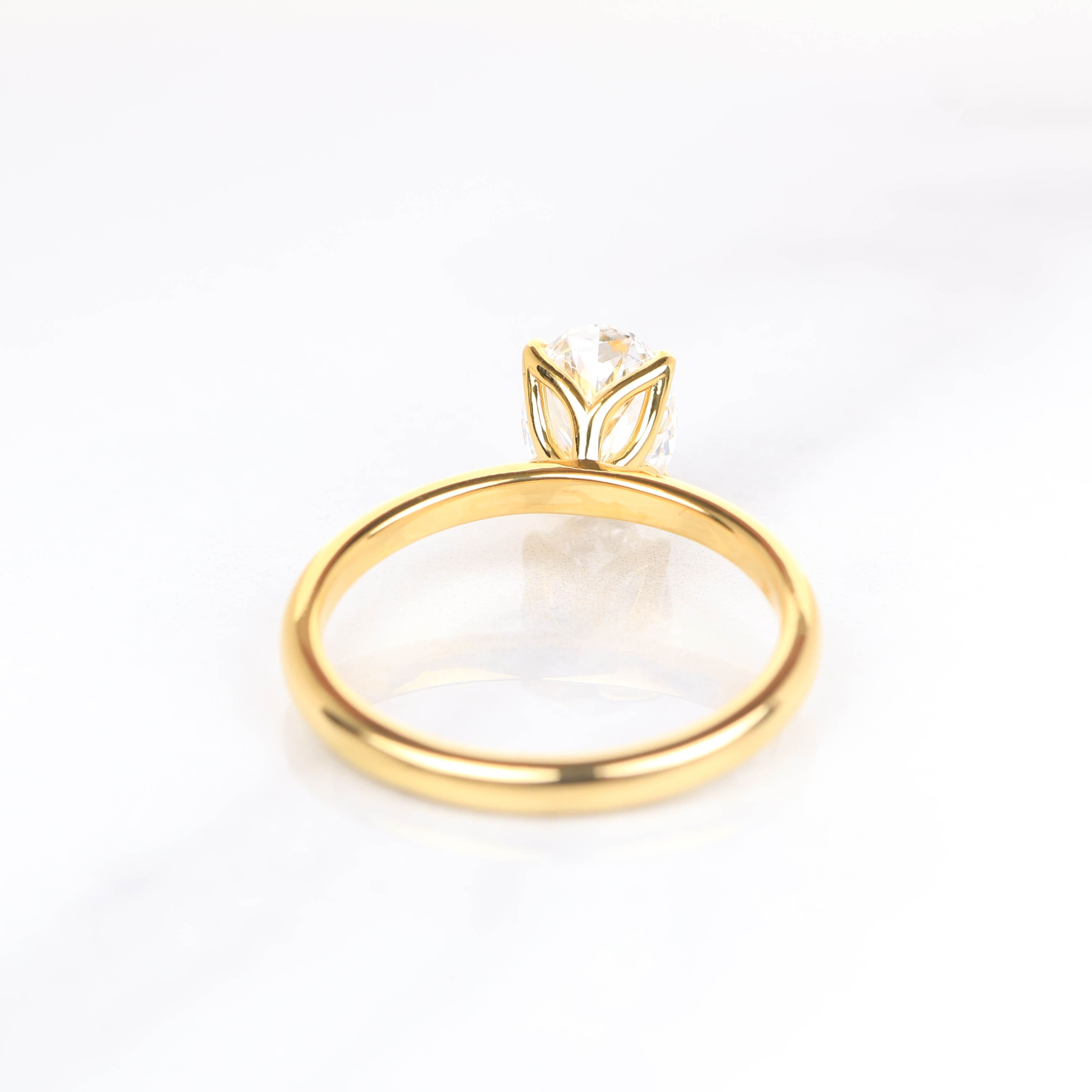 Hedwig Oval 1.50-carat Yellow Gold
