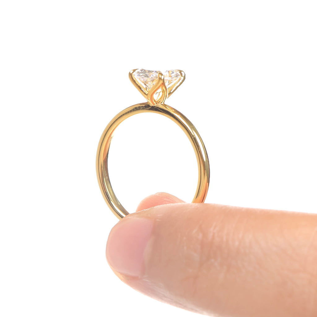 Hedwig Oval 1.50-carat Yellow Gold