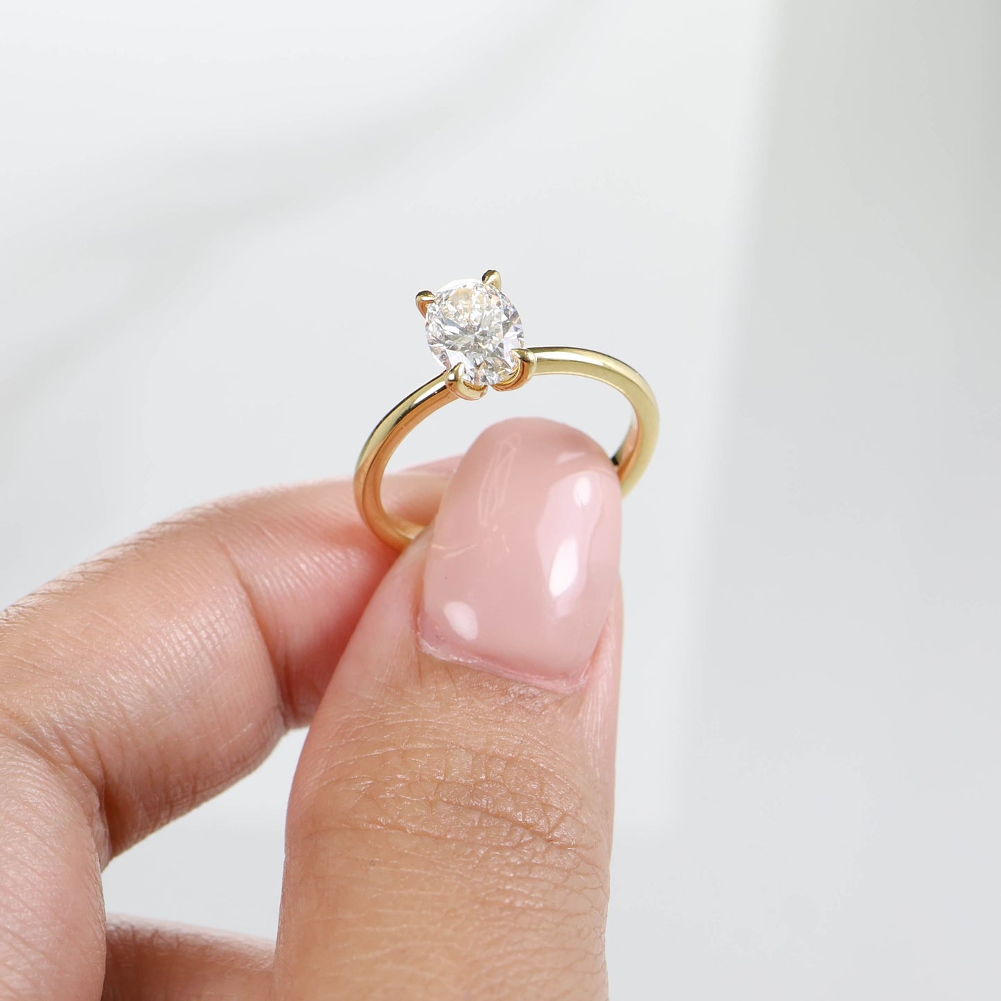 Iago Oval 1-carat Yellow Gold