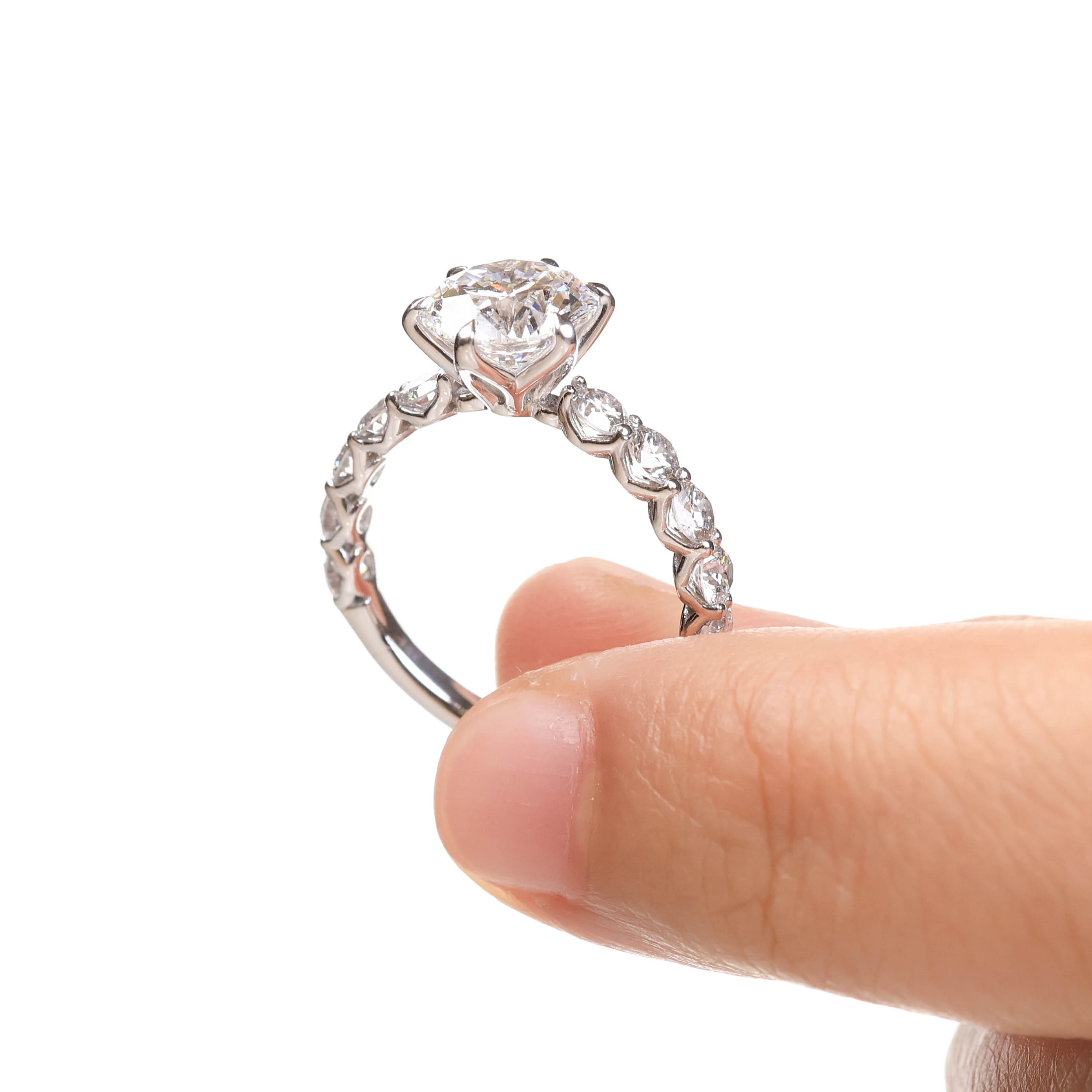 Serin 2-carat White Gold