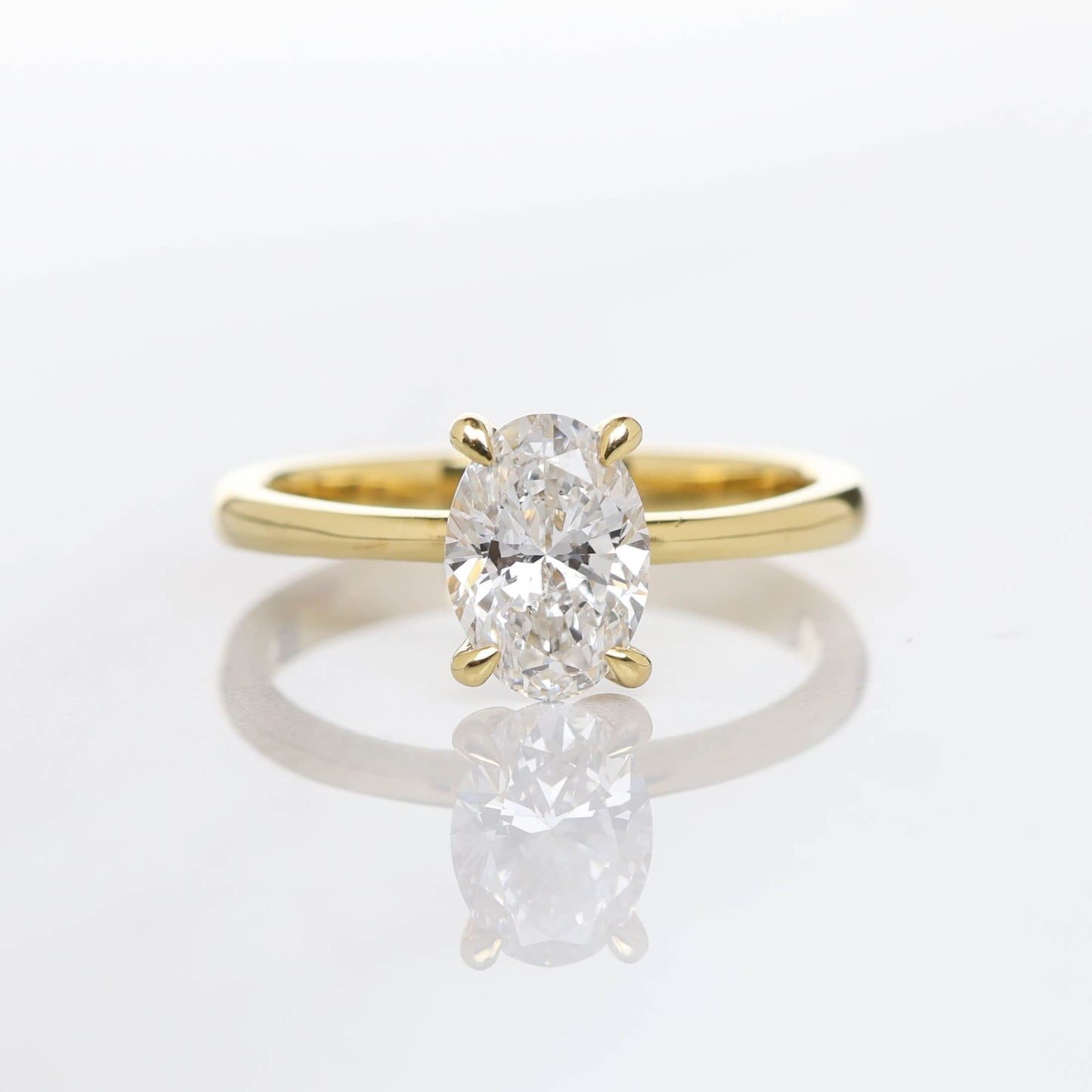 Iago Oval 1-carat Yellow Gold