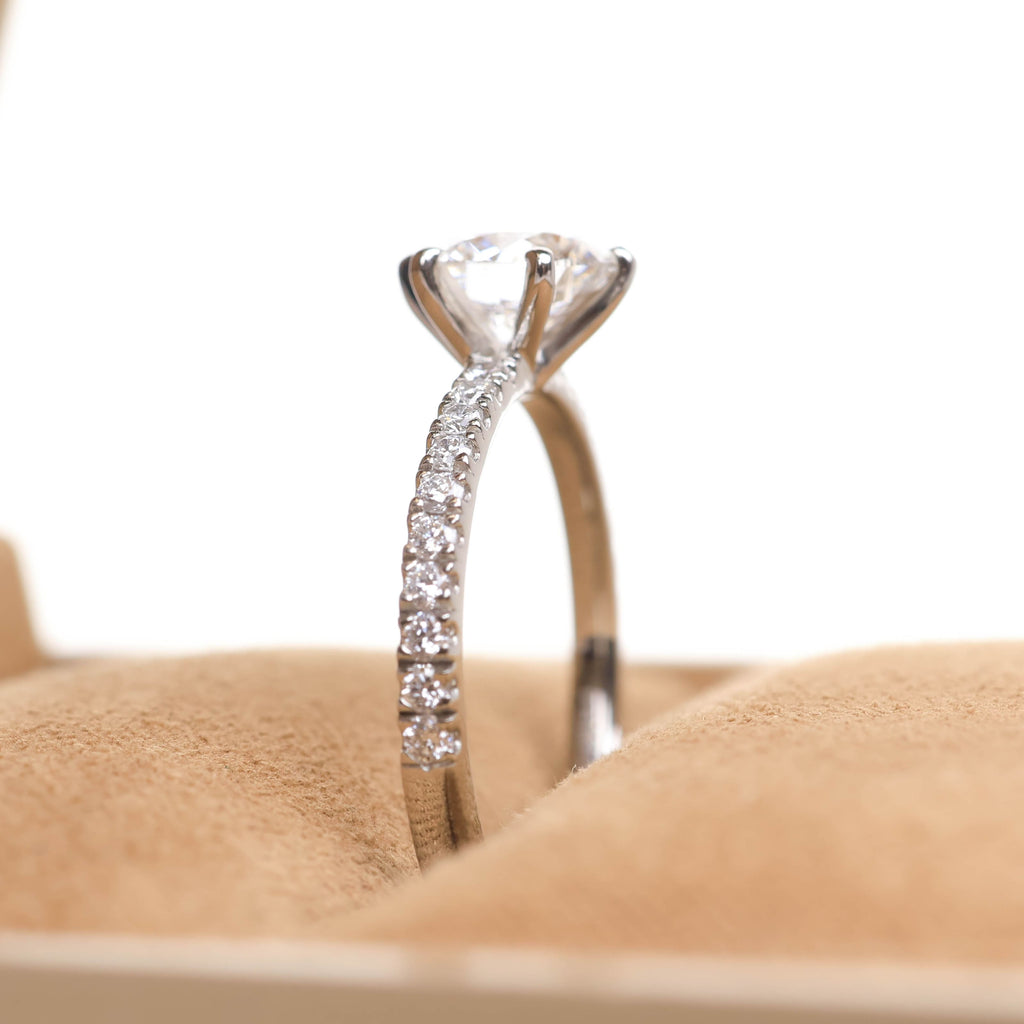 Delicate Blythe 1-carat 950 Platinum
