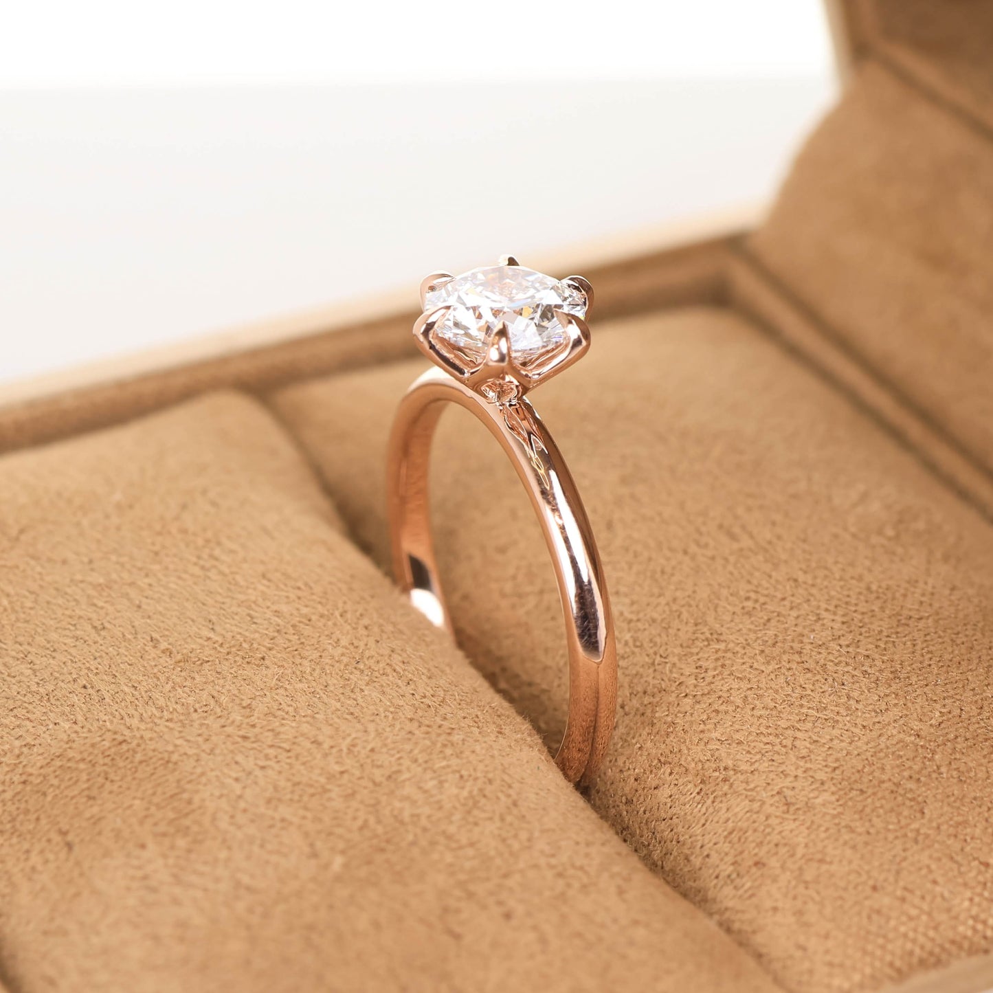 Delicate Hedwig 1-carat Rose Gold