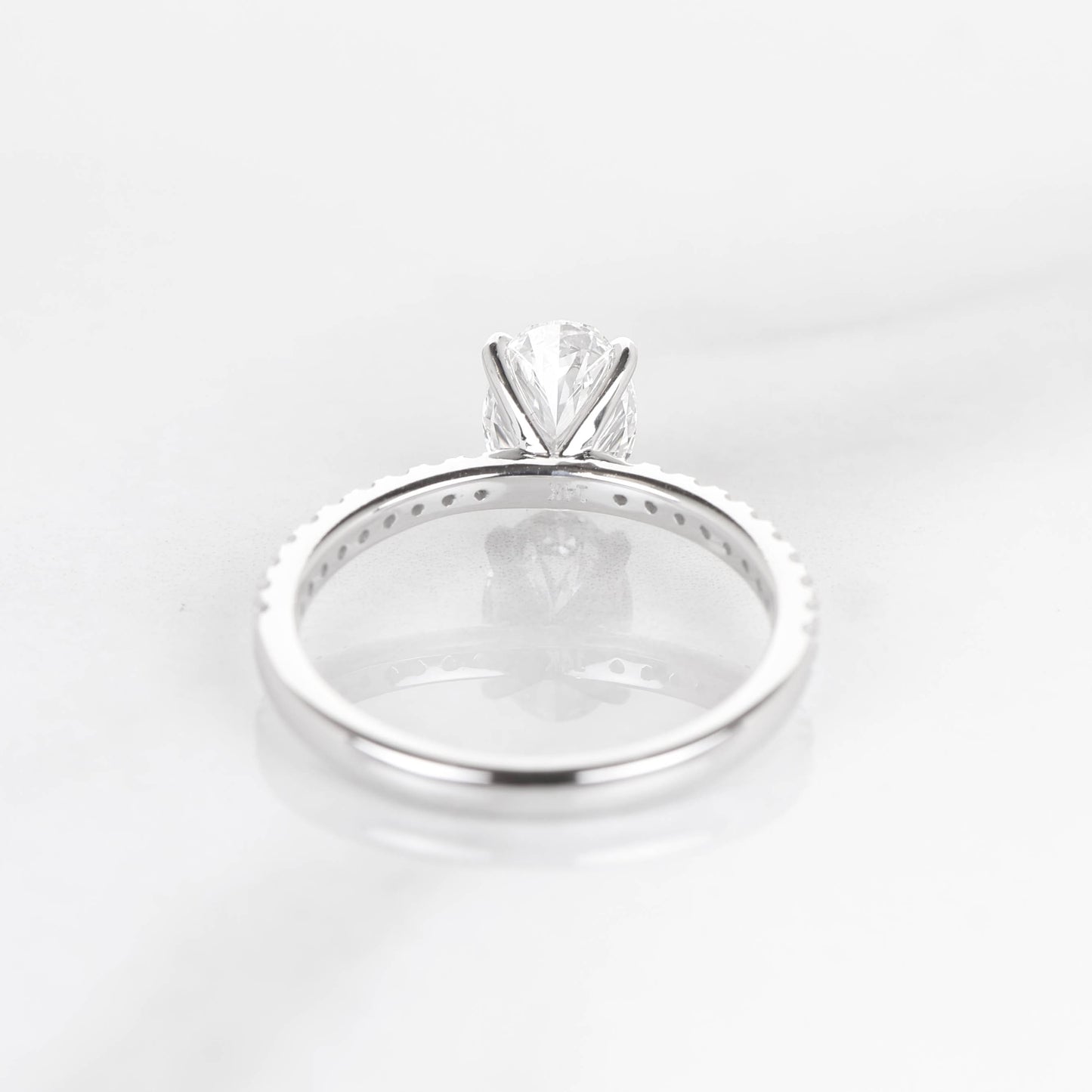 Delicate Blythe Oval 1-carat White Gold