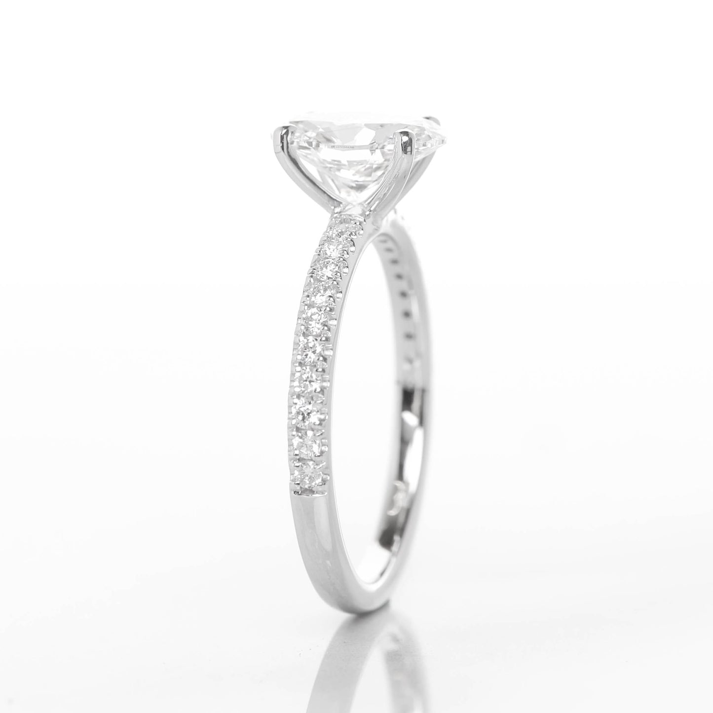 Delicate Blythe Oval 1-carat White Gold