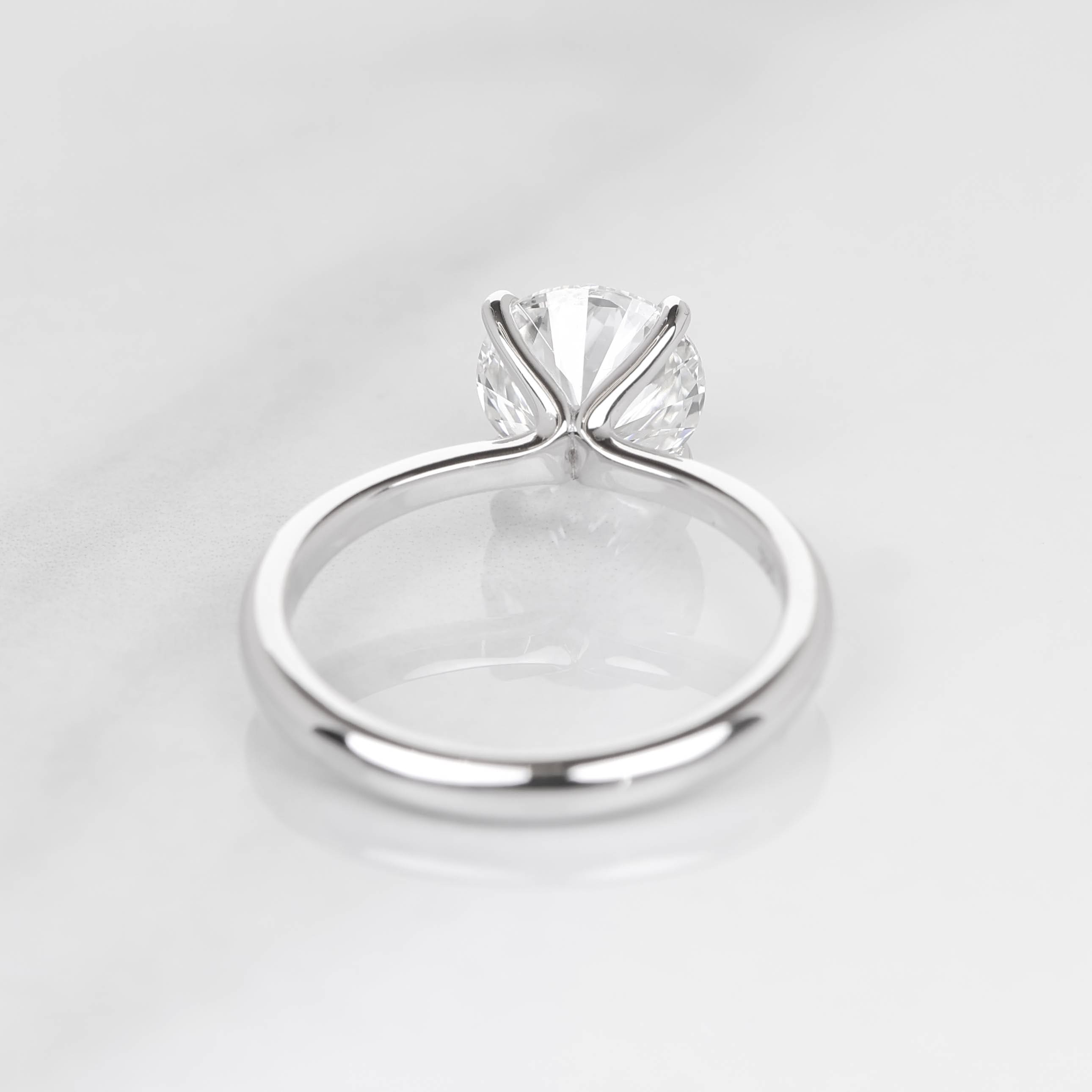 Iago Round 2-carat White Gold
