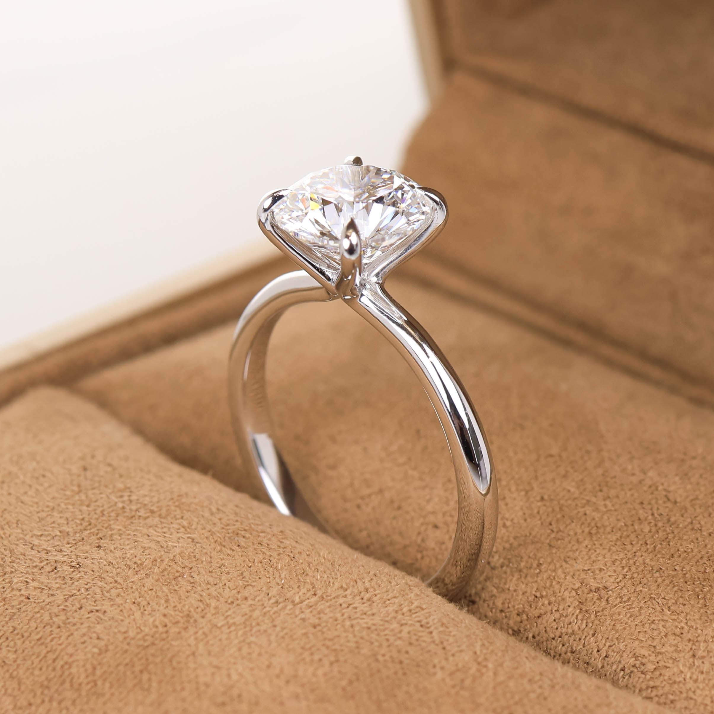 Iago Round 2-carat White Gold