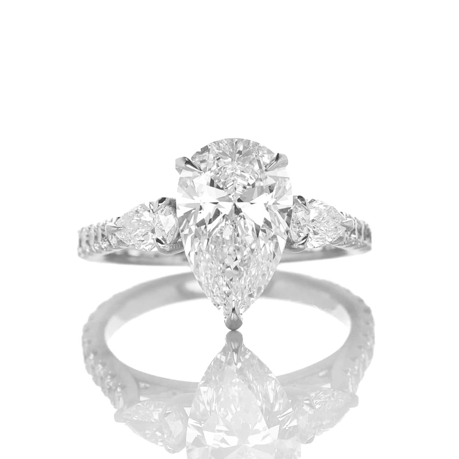 Canary Pear 2-carat White Gold