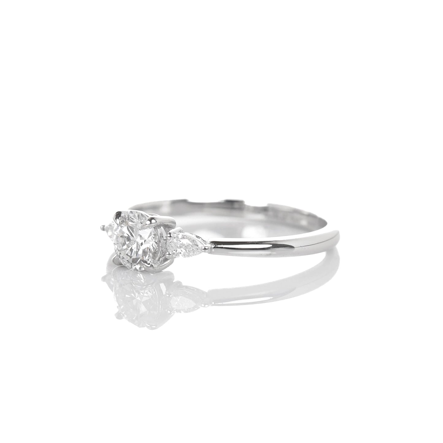 Delicate Cressilia 0.50-carat White Gold