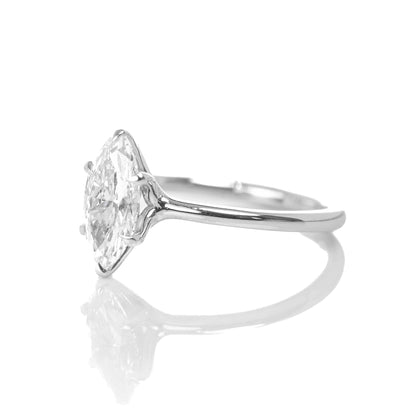 Delicate Iago Marquise 1-carat White Gold