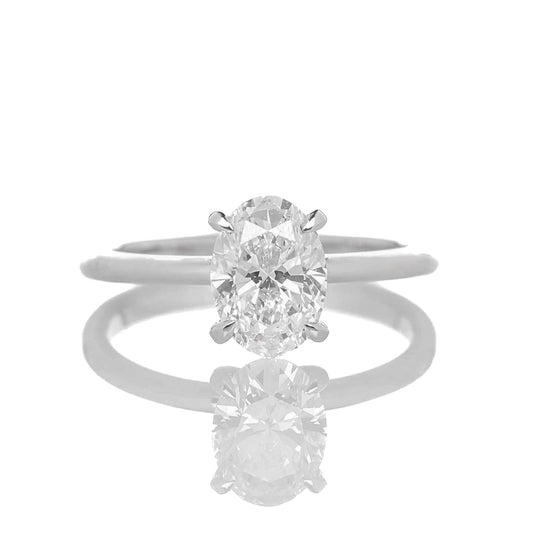 Delicate Iago Oval 1-carat White Gold